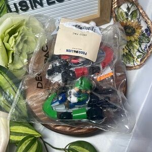 NINTENDO MARIO AND LUIGI ACTION TOY FIGURE 2 RACE CAR LOT DECOPAC NEW